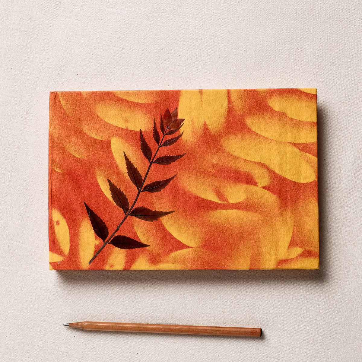 Flower Art Work Special Visitor Notebook (6 x 9 in)