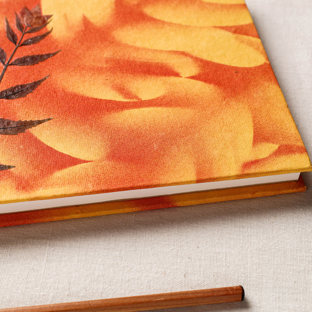 Flower Art Work Special Visitor Notebook (6 x 9 in)