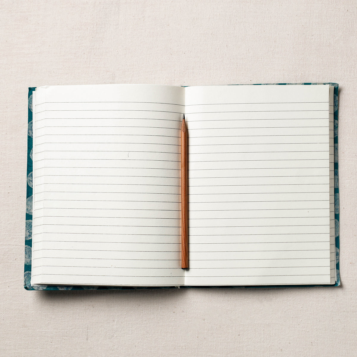 Flower Art Work Special Visitor Notebook (6 x 9 in)