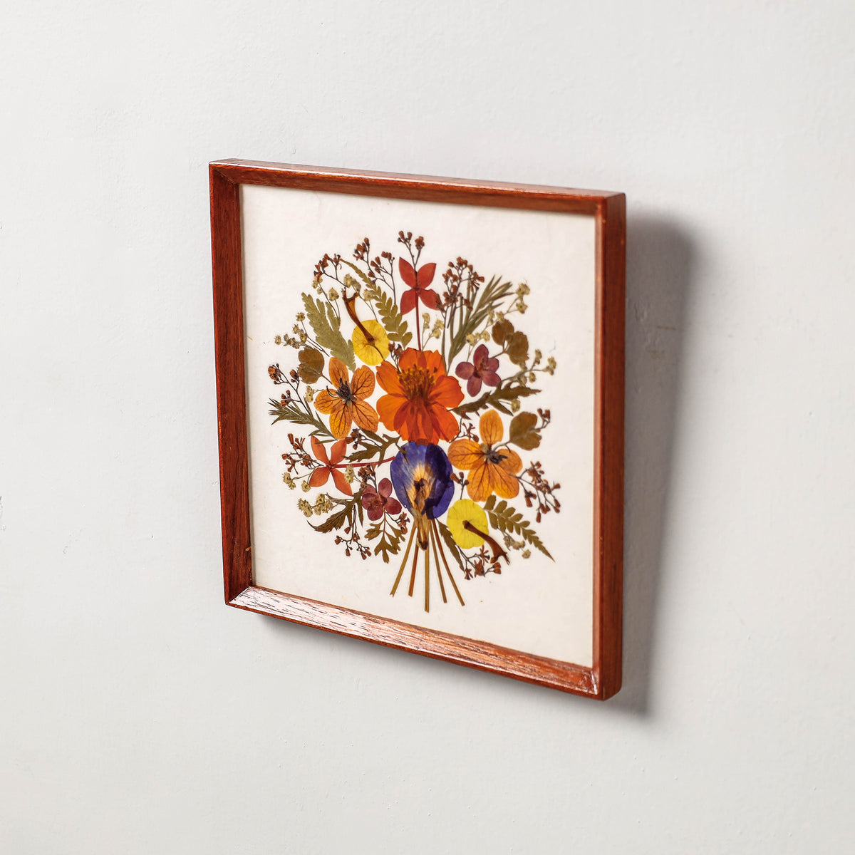 Classic Natural Flower Art Work Wall Hanging Wooden Frame (8 x 8 in)