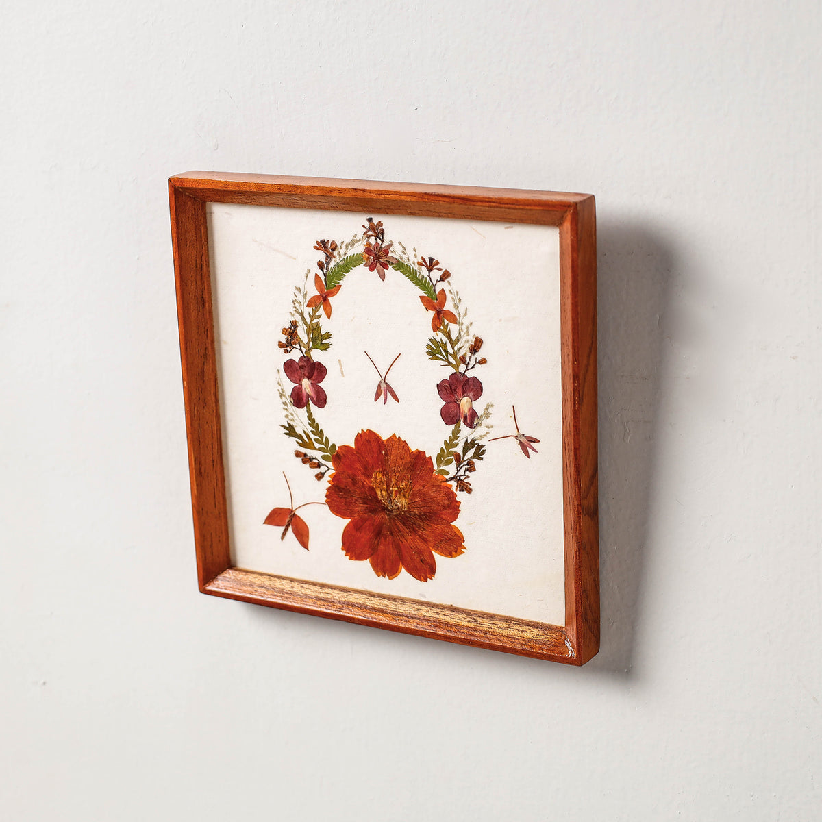 Classic Natural Flower Art Work Wall Hanging Wooden Frame (6 x 6 in)