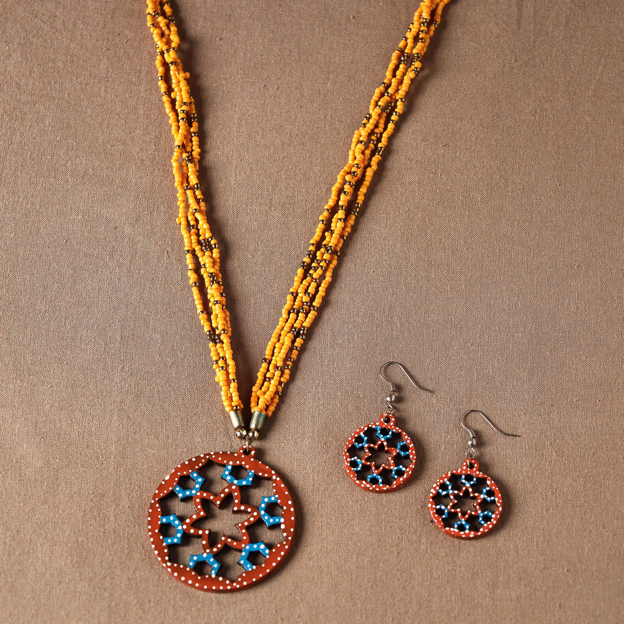 Wooden necklace deals set