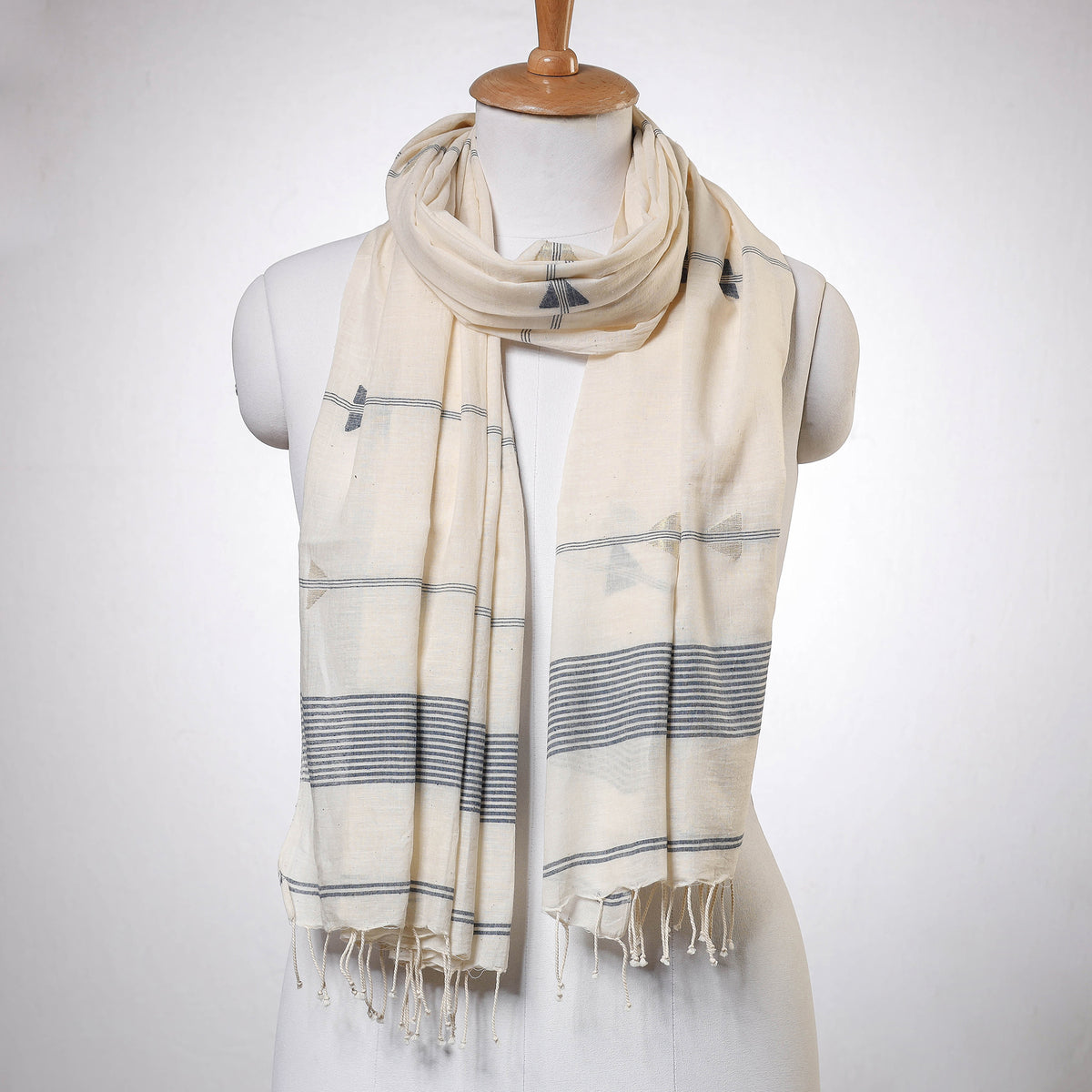 Phulia Jamdani Handloom Cotton Stole with Tassels