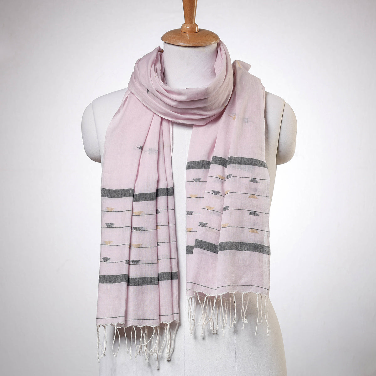 Phulia Jamdani Handloom Cotton Stole with Tassels