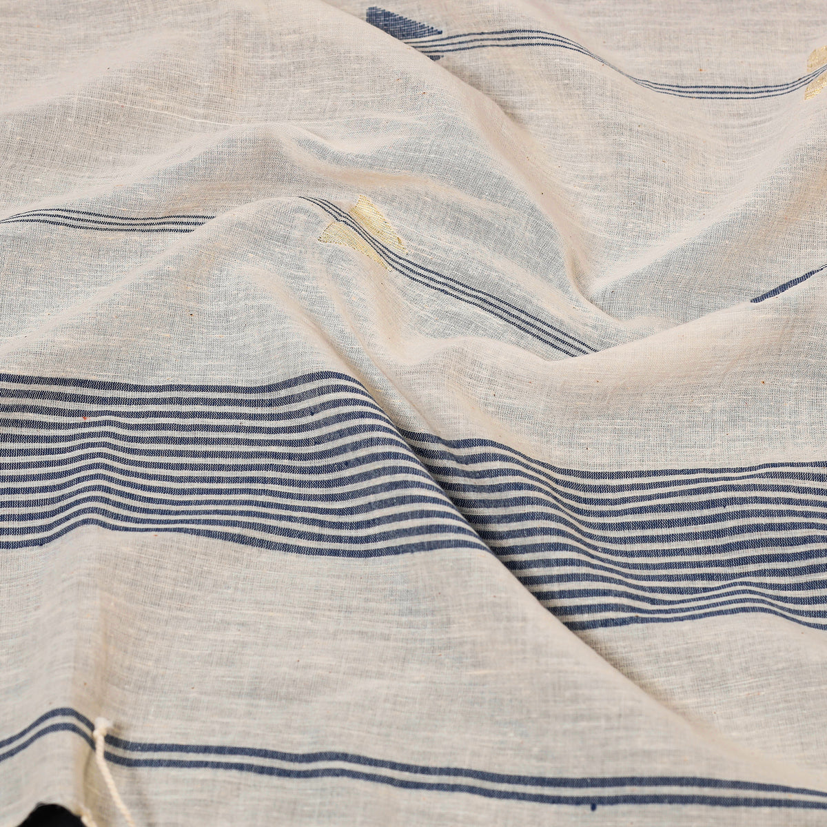 Phulia Jamdani Handloom Cotton Stole with Tassels