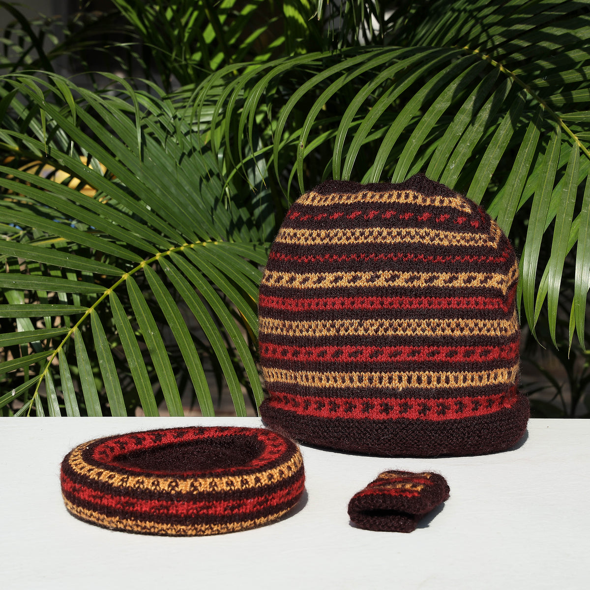 Kumaun Hand-knitted Woolen Tea Cozy Set