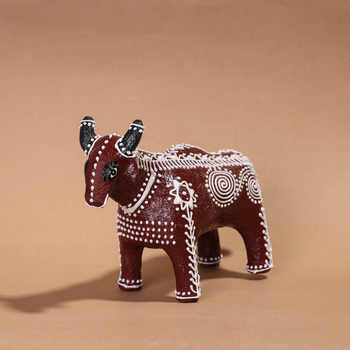 Mandana Art Handpainted Paper Mache Cow (9 x 3 in)