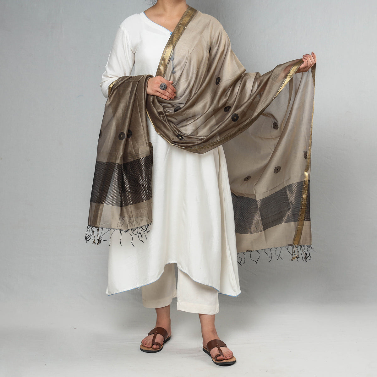 Traditional Maheshwari Silk Handloom Circle Buti Dupatta