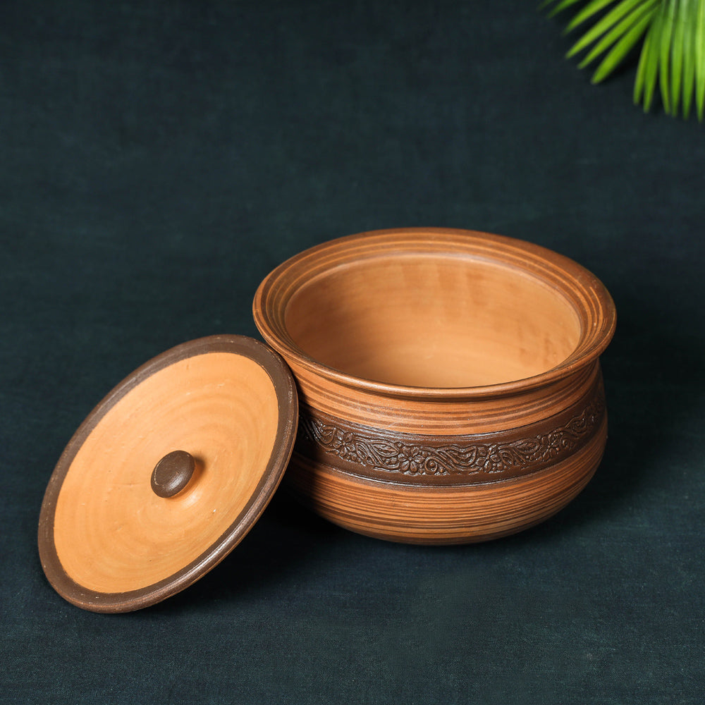 Handcrafted Earthenware Clay Handi / Pot with Lid for Cooking / Serving (Brown, 2 Litre) | Clay Dahi Handi | Mathni | Clay Handi for Gas Cooking