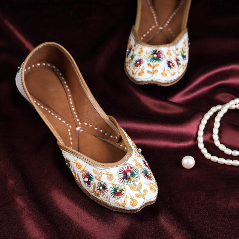 Handstitched Embroidered Jaipuri Flat Jutti
