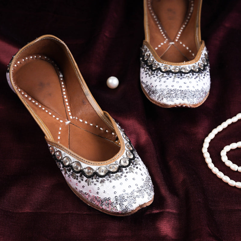 Handstitched Embroidered Jaipuri Flat Jutti