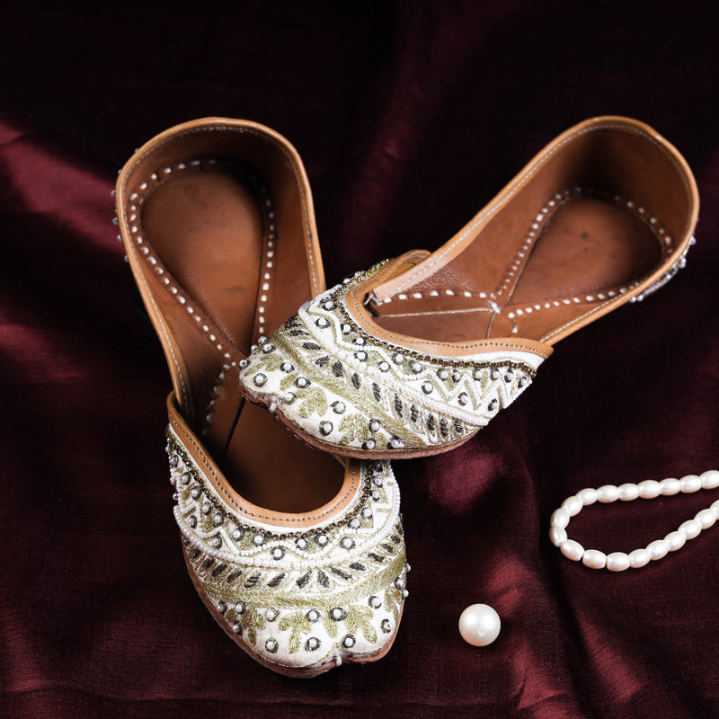 Handstitched Embroidered Jaipuri Flat Jutti