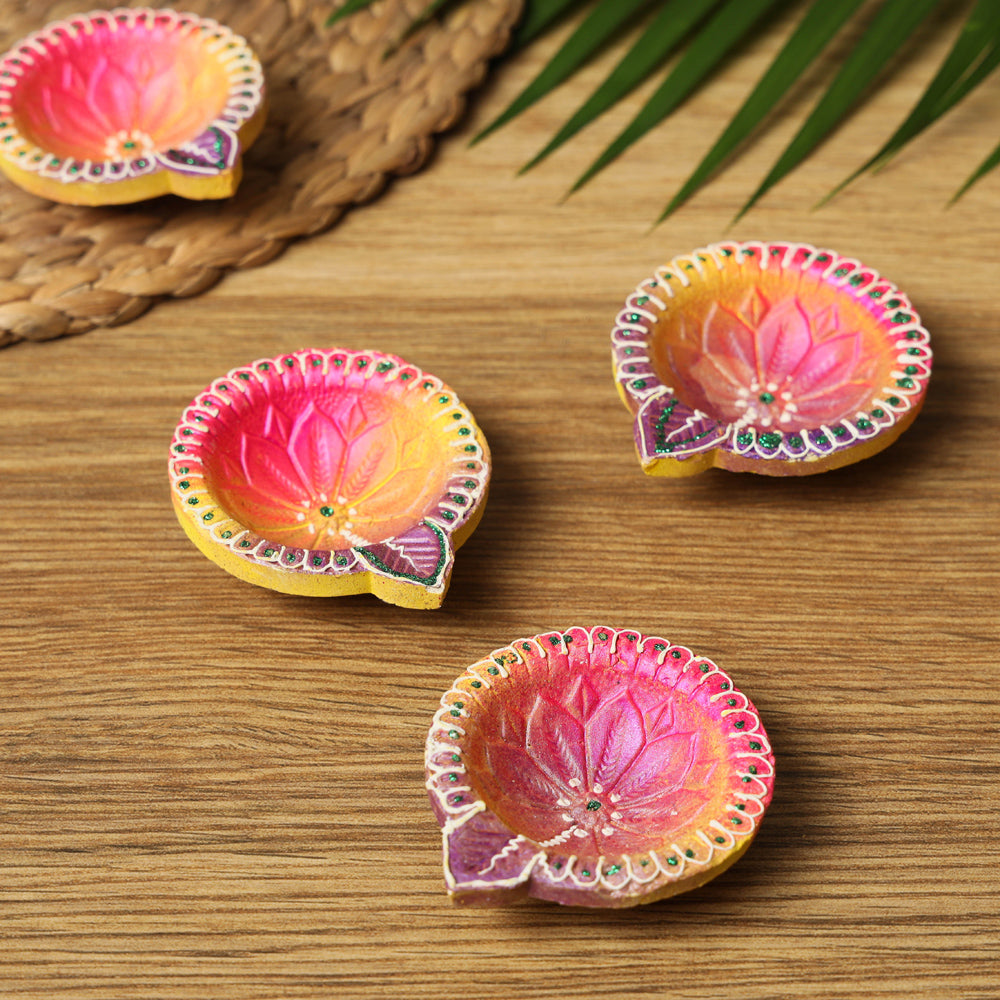 Decorative Handpainted Terracotta Diya (Set of 4)