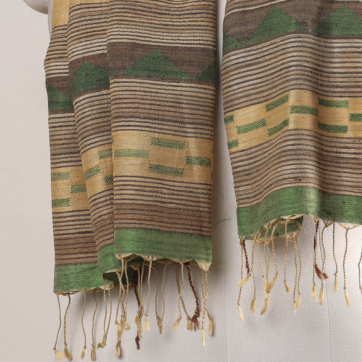 Landscape Djembe Karomi Jamdani Handwoven Silk Stole from Bengal