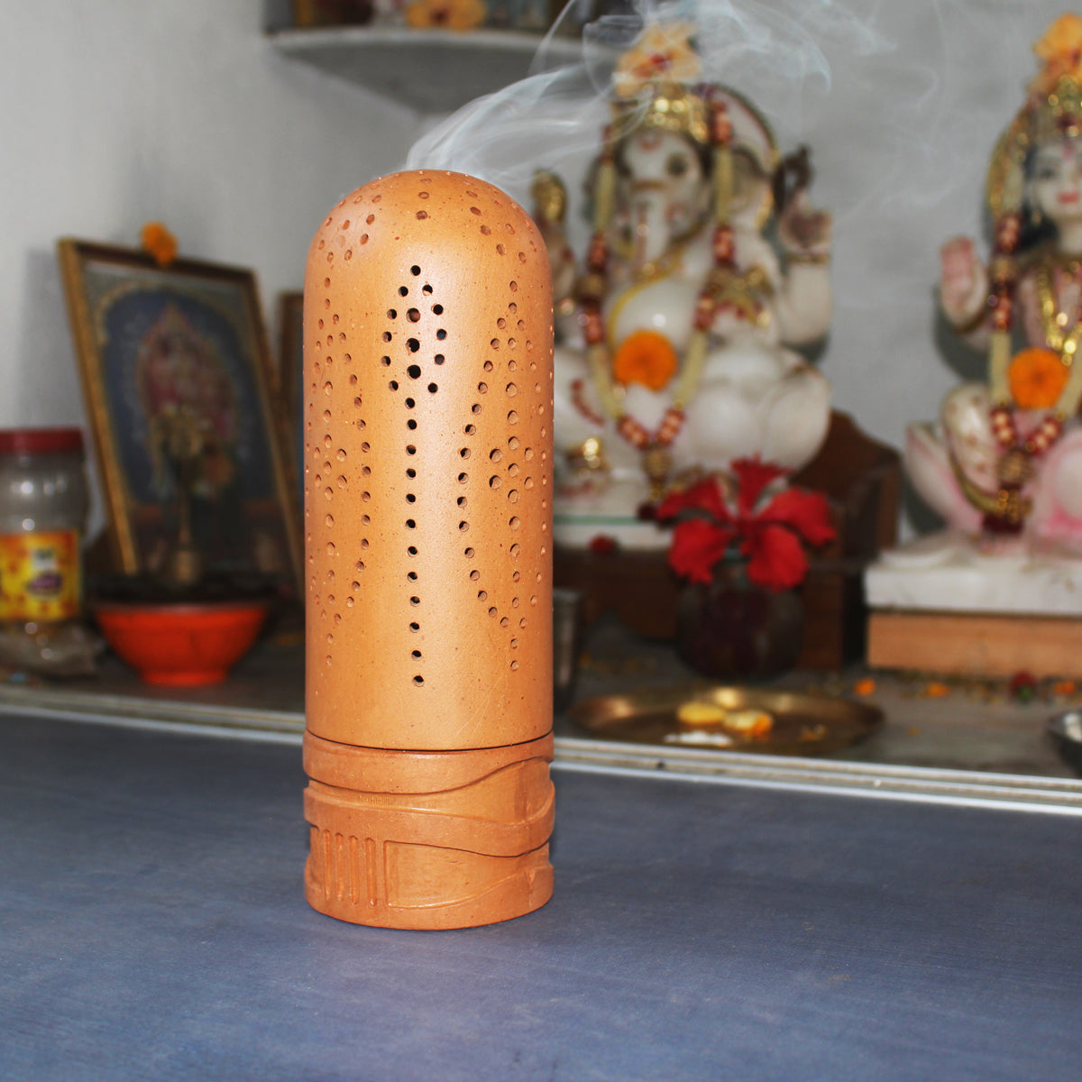 Terracotta Handmade &quot;STRAW DOME&quot; Incense Stick Stand with Pure Dhuna Sticks