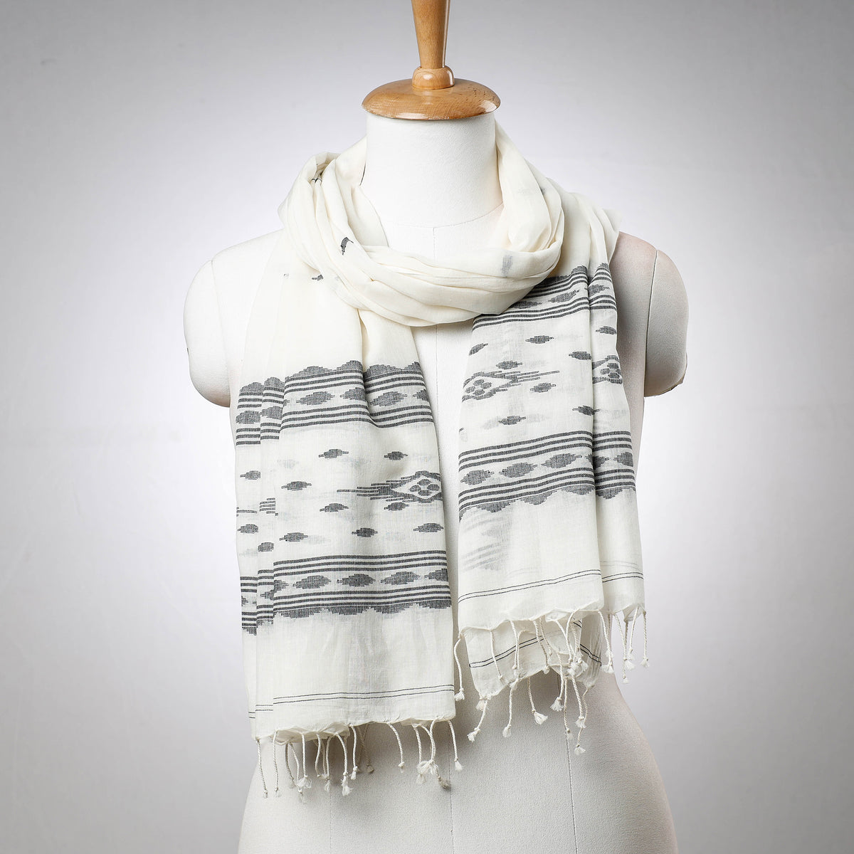 Phulia Bengal Jamdani Handloom Cotton Stole with Tassels