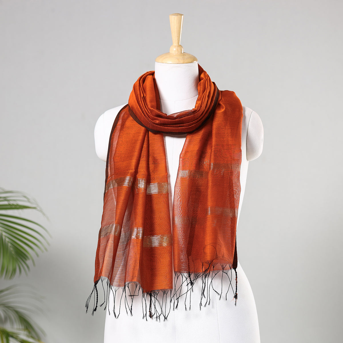 Traditional Maheshwari Silk Handloom Zari Work Stole