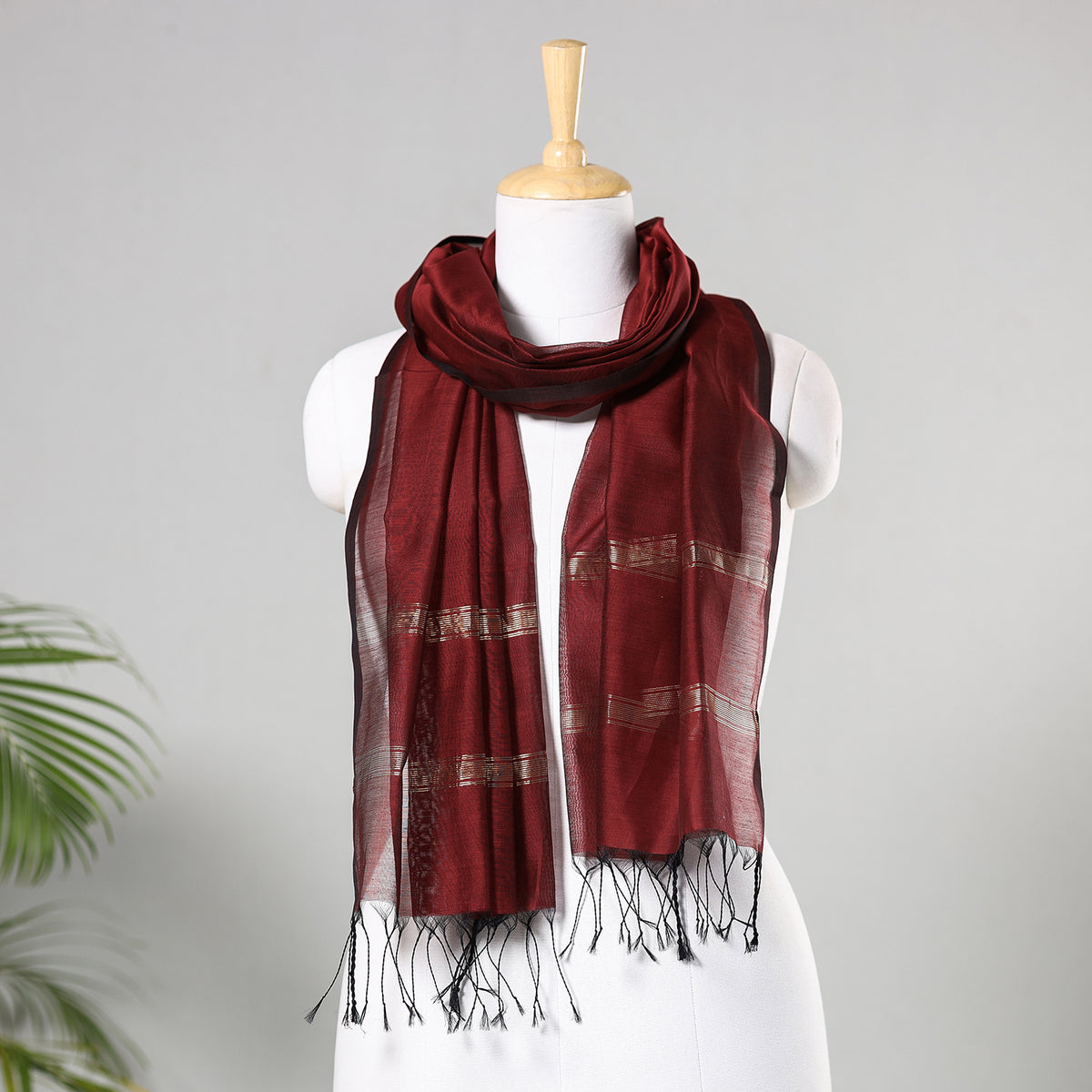Traditional Maheshwari Silk Handloom Zari Work Stole