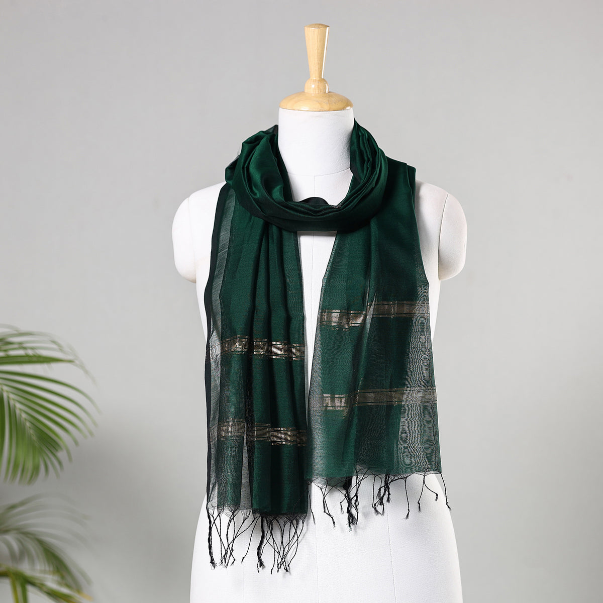 Traditional Maheshwari Silk Handloom Zari Work Stole