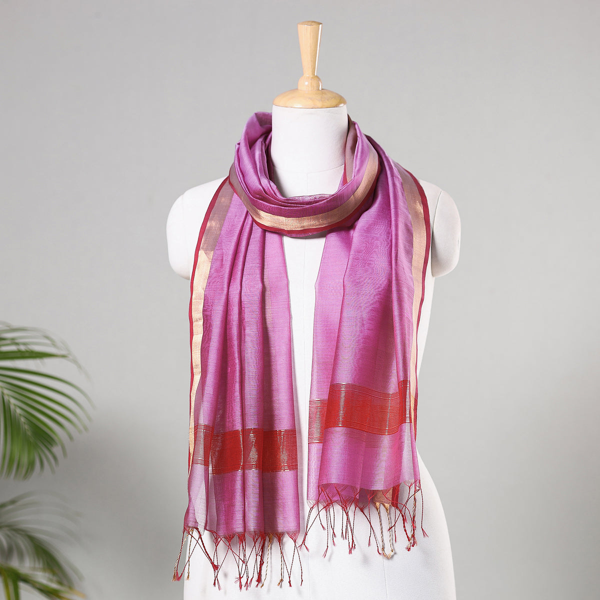 Traditional Maheshwari Silk Handloom Zari Work Stole