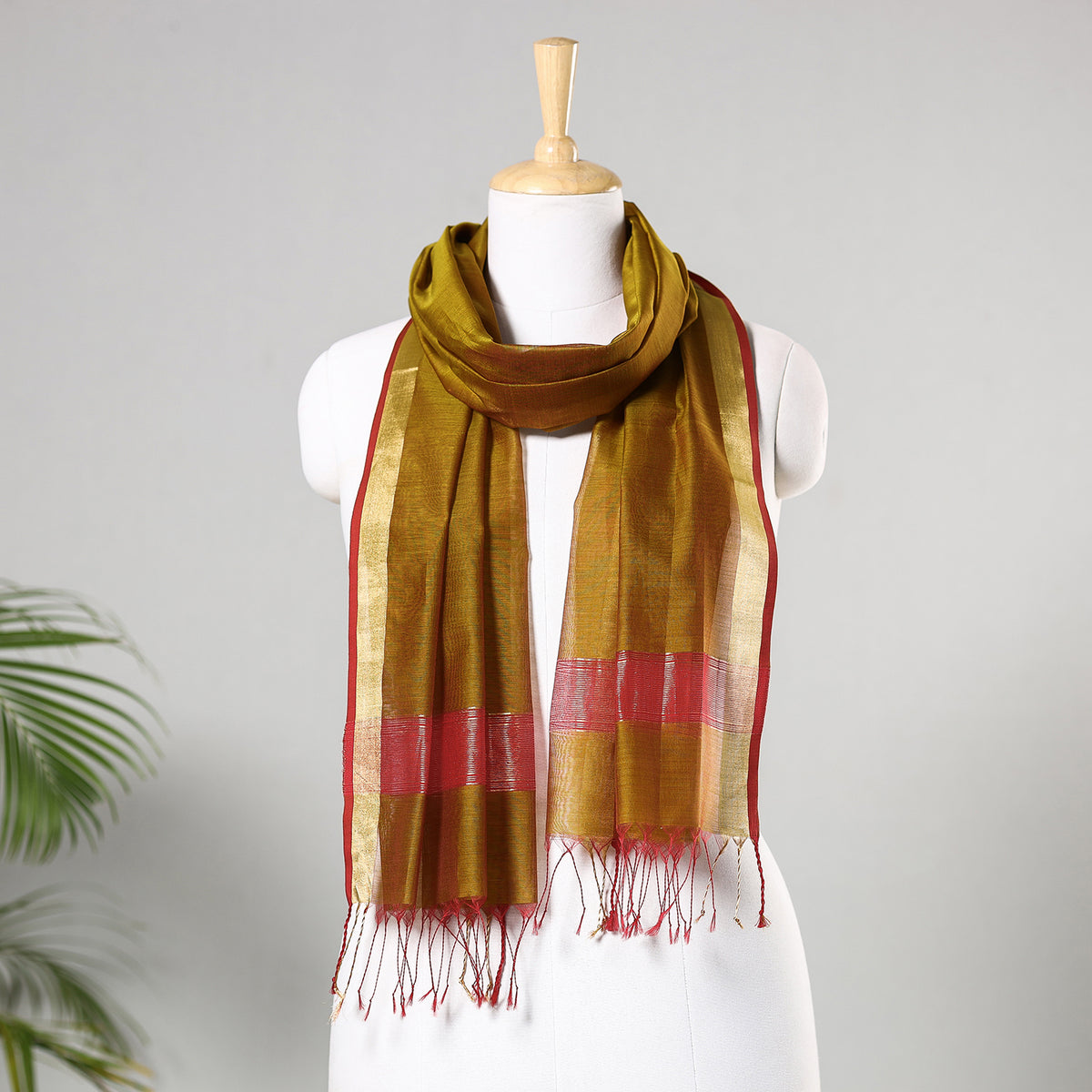 Traditional Maheshwari Silk Handloom Zari Work Stole