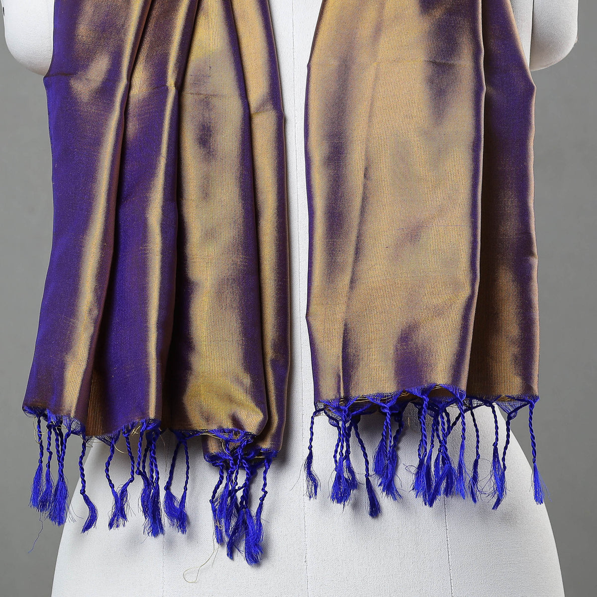 Traditional Maheshwari Silk Handloom Stole with Tassels