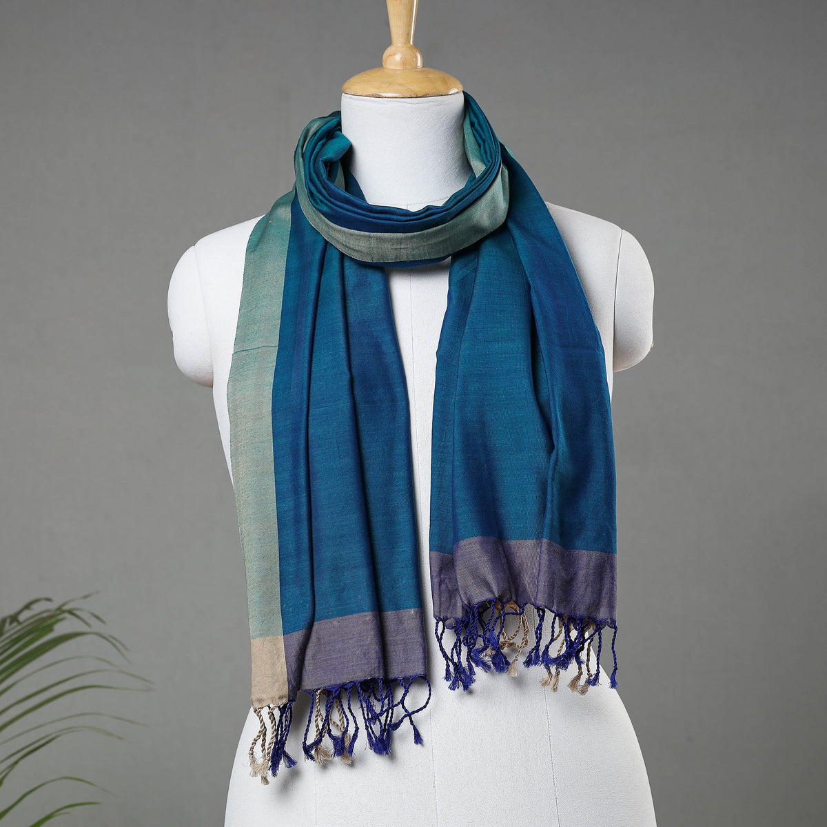 Traditional Maheshwari Cotton Handloom Stole with Tassels