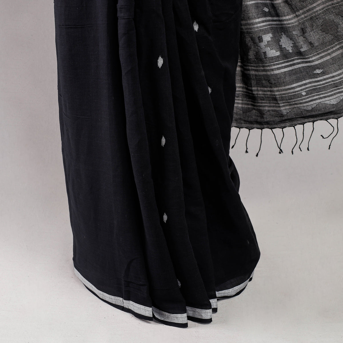 Phulia Bengal Jamdani Buti Handloom Pure Cotton Saree