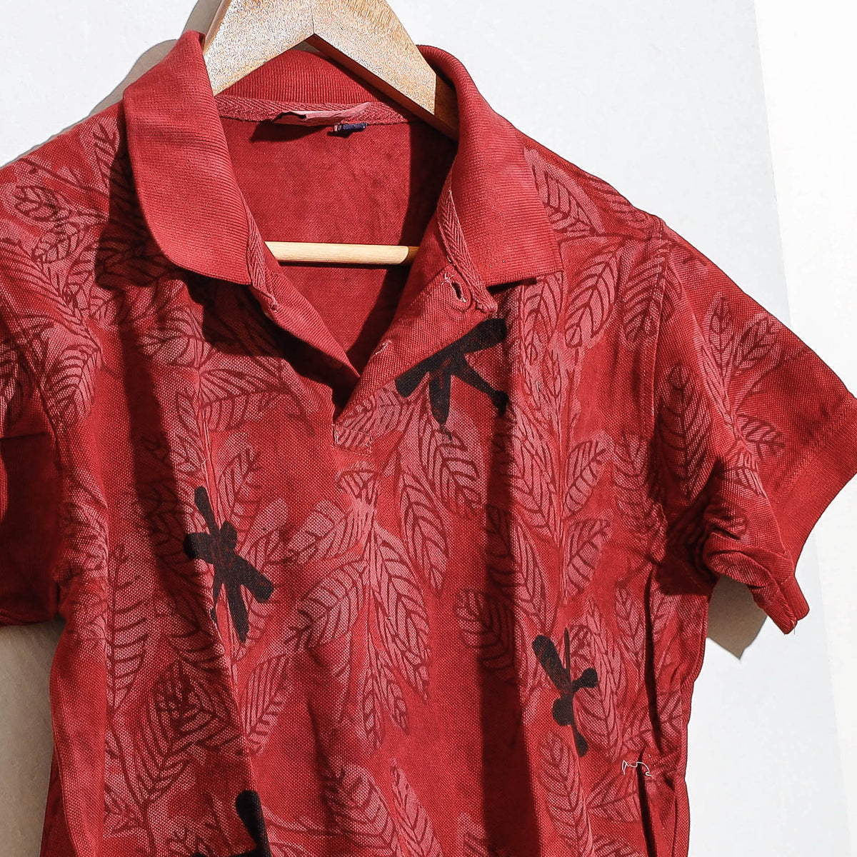 Bindaas Natural Dyed Art Block Print Unisex Polo Collar T-shirt in Pure Cotton