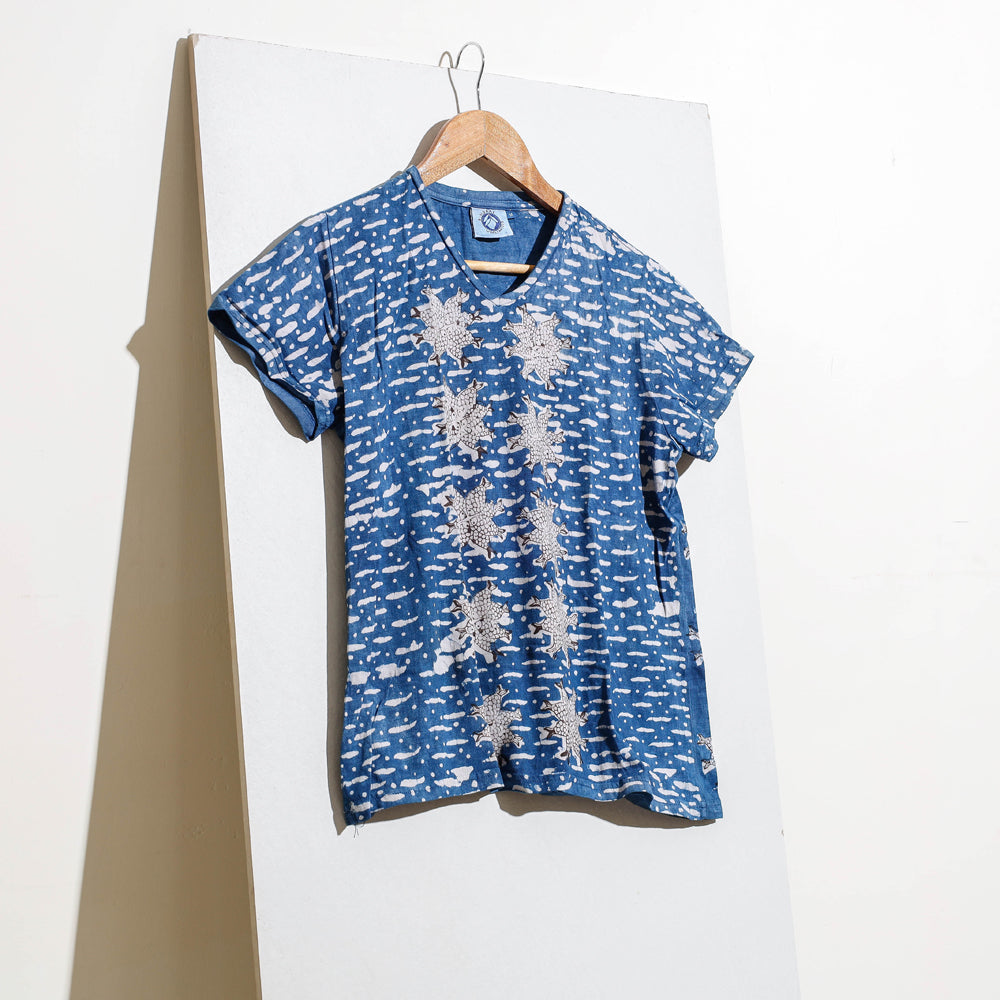 Bindaas Natural Dyed Art Block Print Women V Neck T-shirt in Pure Cotton