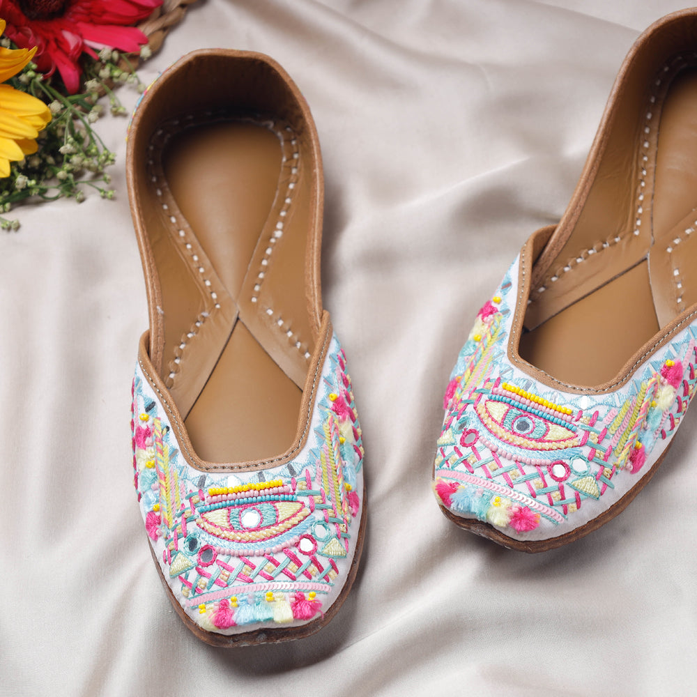 Handstitched Embroidered Jutti