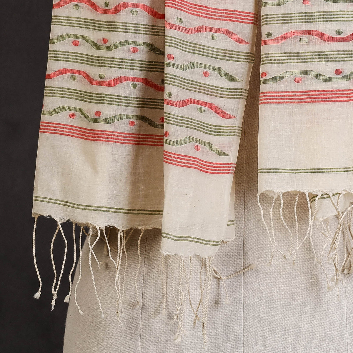 Authentic Dhakai Muslin Jamdani Handwoven Pure Cotton Stole with Tassels