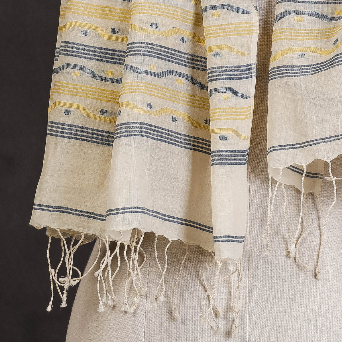 Authentic Dhakai Muslin Jamdani Handwoven Pure Cotton Stole with Tassels