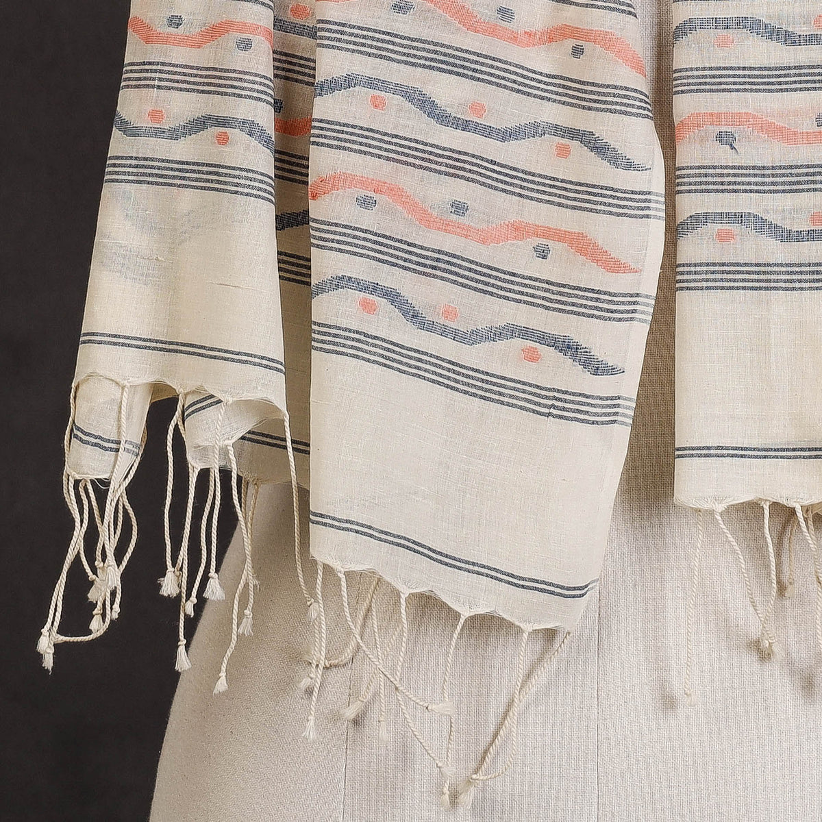 Authentic Dhakai Muslin Jamdani Handwoven Pure Cotton Stole with Tassels
