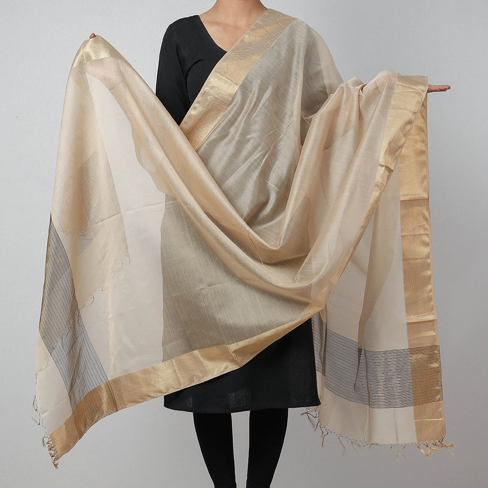 Traditional Maheshwari Silk Handloom Zari Border Dupatta with Tassels
