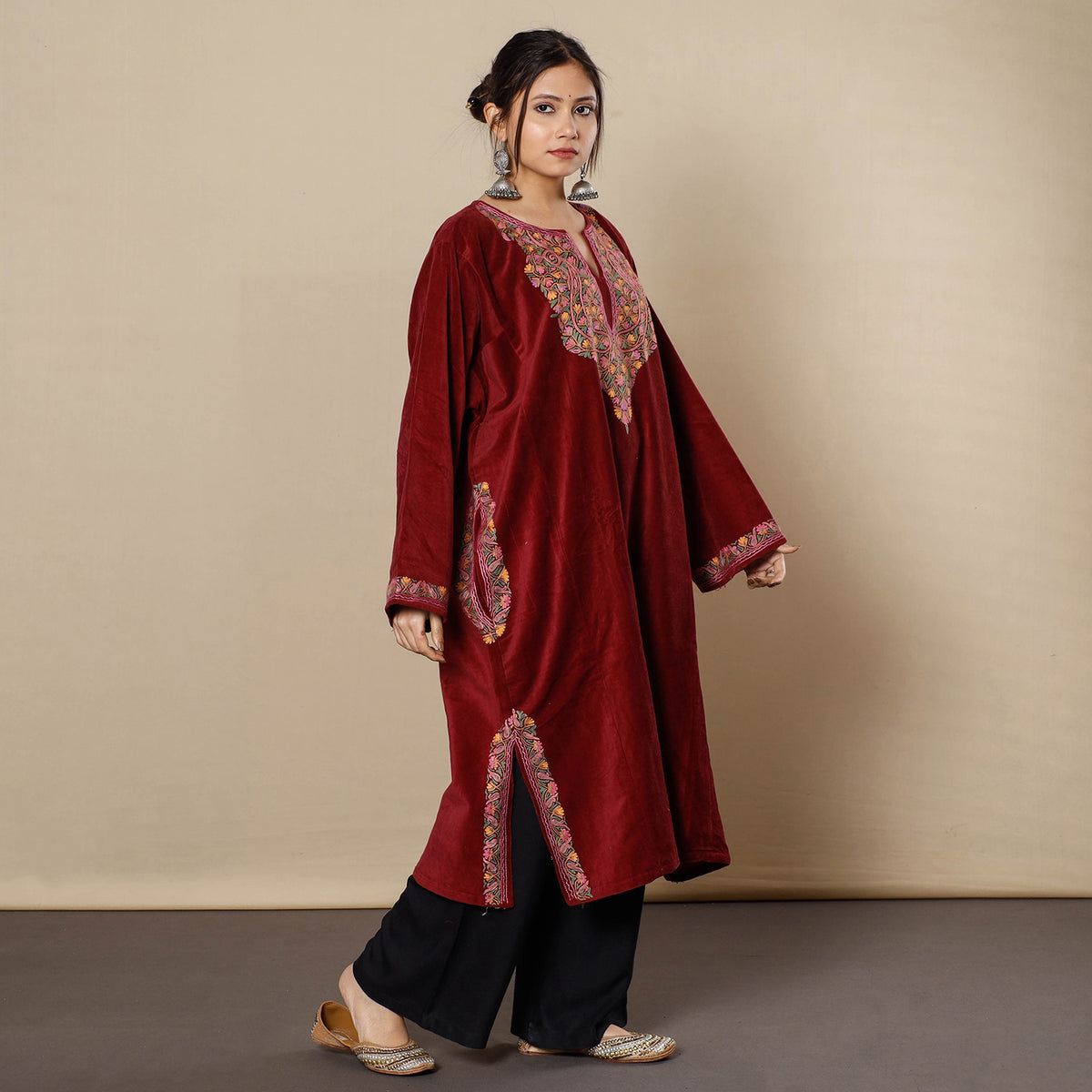 Aari Embroidery Kashmiri Velvet Pheran