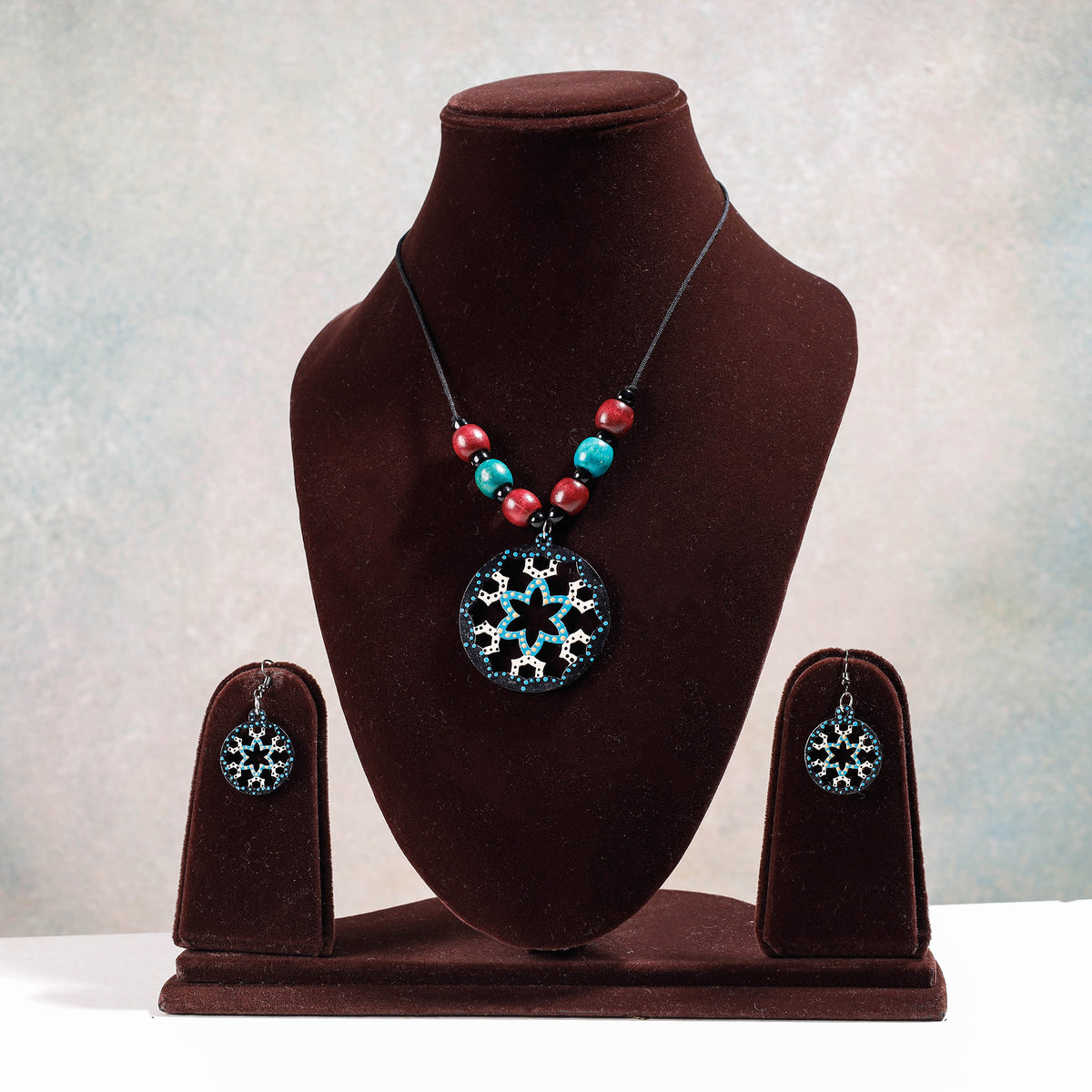 Tikuli Art Handpainted Wooden Necklace Set