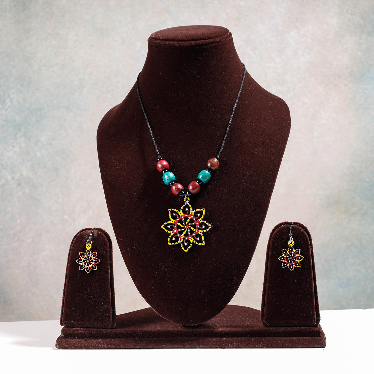 Tikuli Art Handpainted Wooden Necklace Set