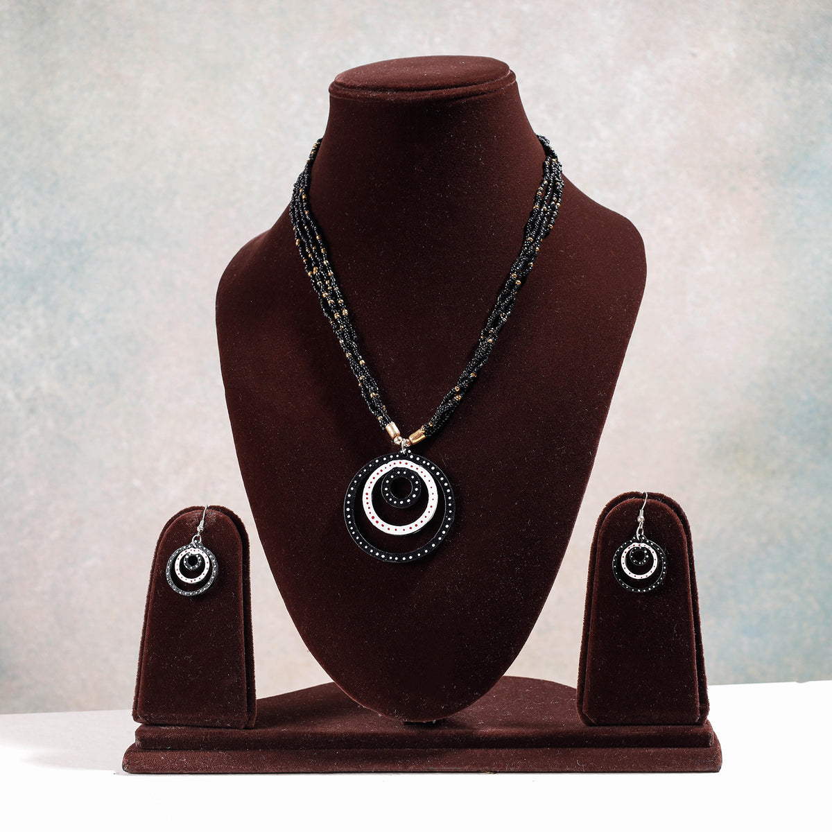 Tikuli Art Handpainted Wooden Necklace Set