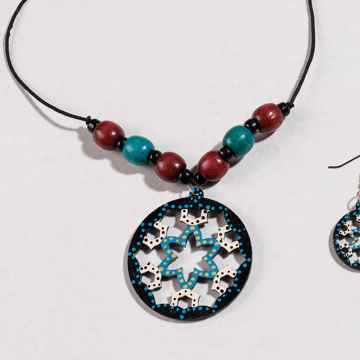 Tikuli Art Handpainted Wooden Necklace Set