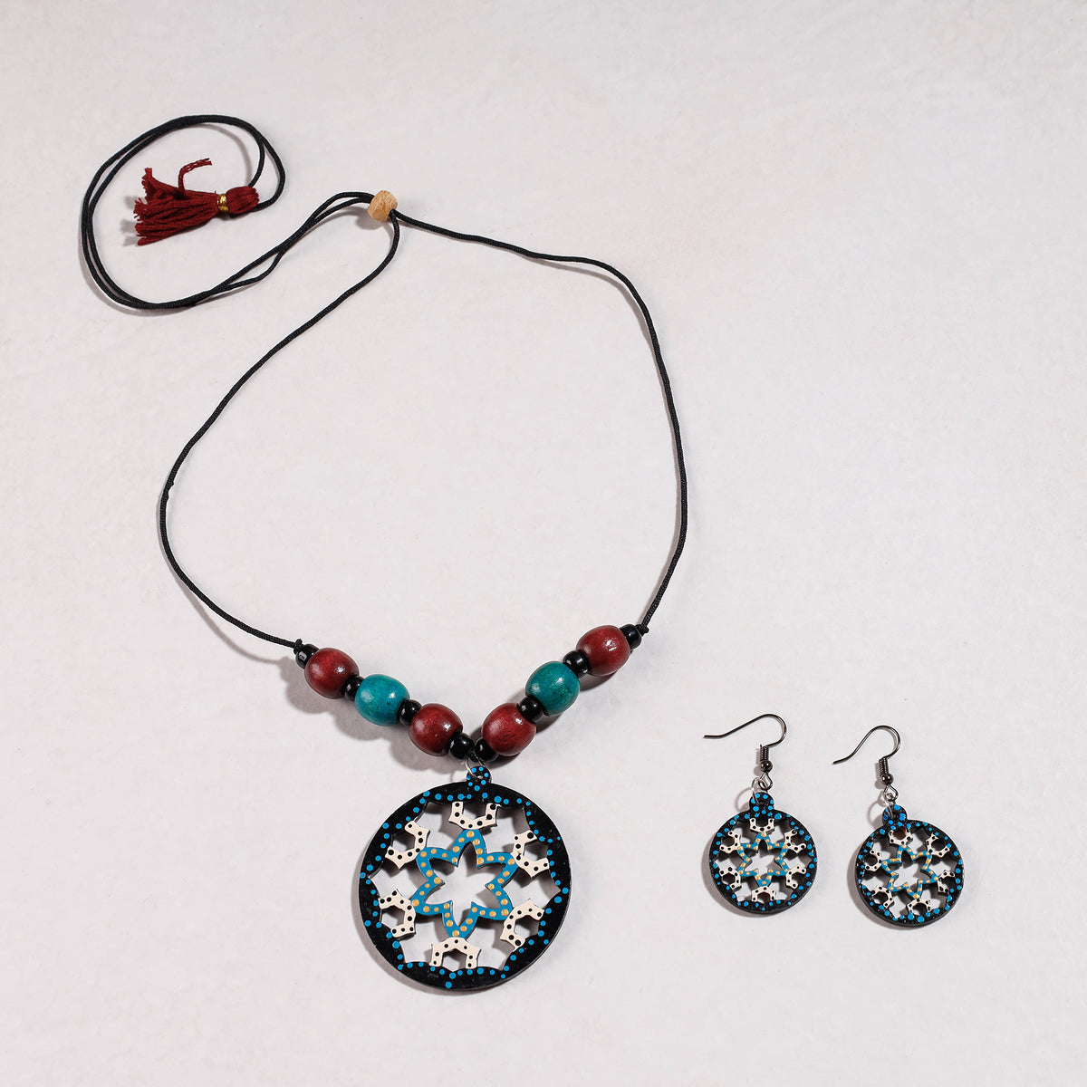 Tikuli Art Handpainted Wooden Necklace Set