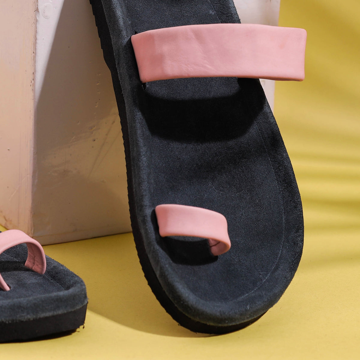 Pink &amp; Grey Toe Ring Handcrafted Women&#39;s Leather Slippers with Suede