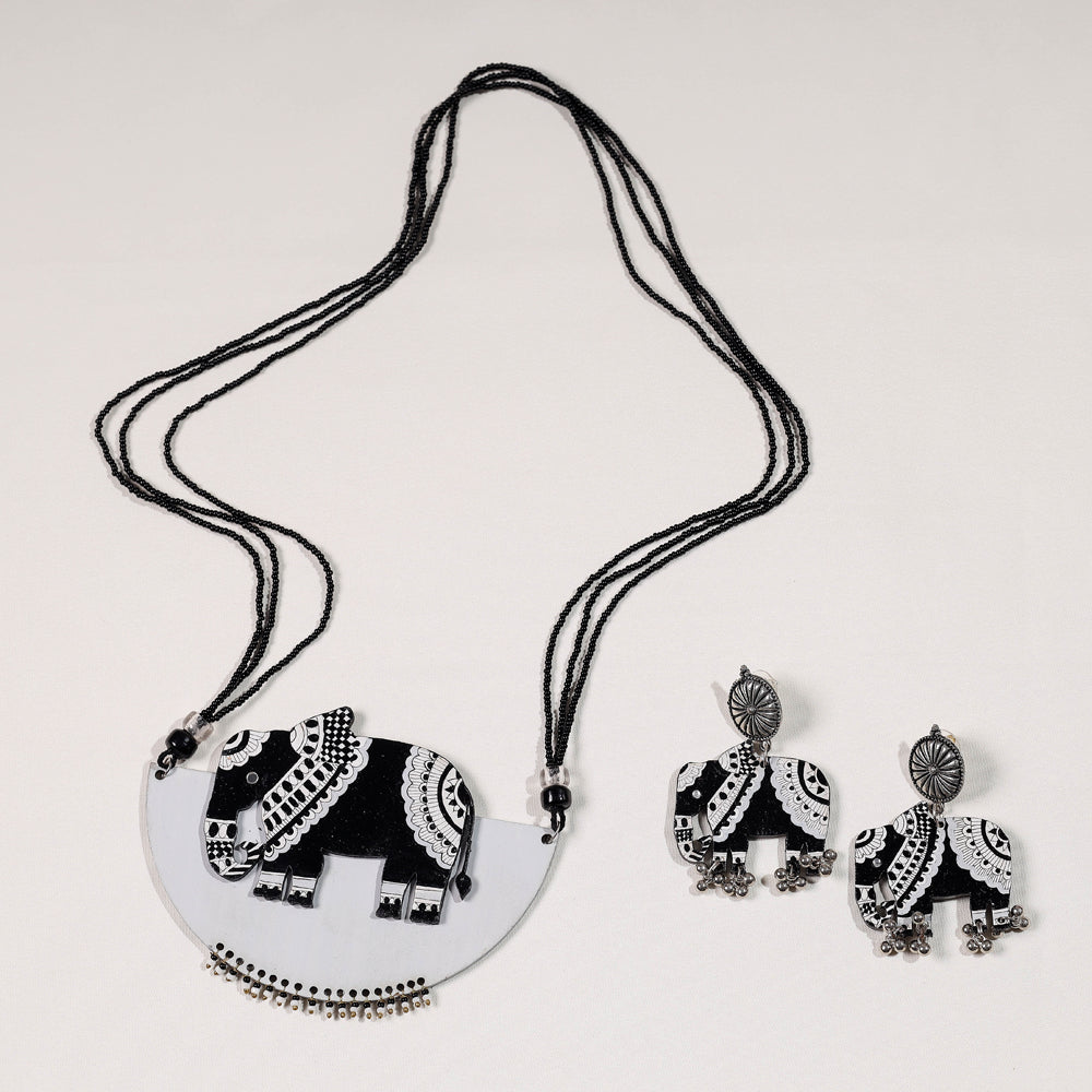 Moh - Madhubani Handpainted Wooden Necklace Set