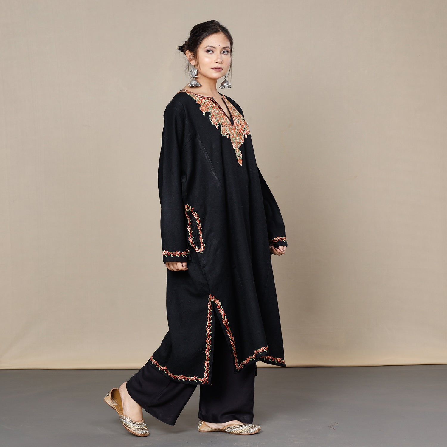 Buy Aari Embroidery Kashmiri Merino Wool Pheran Online at iTokri