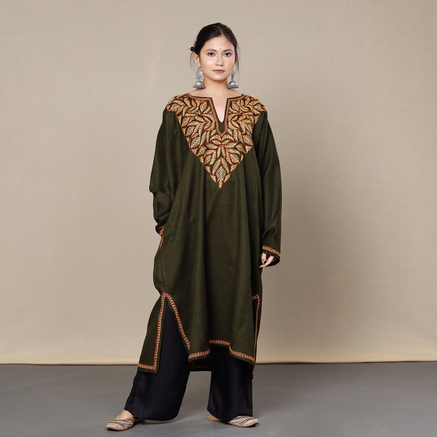 Buy Aari Embroidery Kashmiri Merino Wool Pheran Online at iTokri